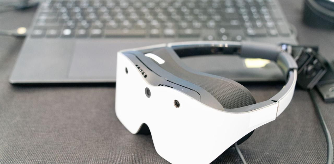 あのシャープが、VRの民のために国産軽量VRメガネを開発中