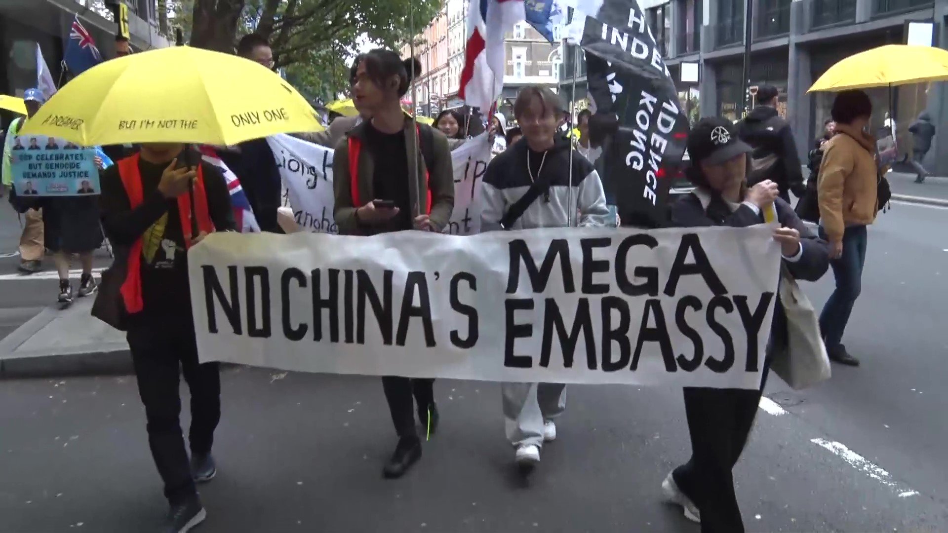 観光地ロンドン揺らす中国“メガ”大使館の建設計画…住宅取り囲む監視カメラに怯える市民、懸賞金付き手配書まかれた亡命香港活動家の恐怖（FNNプライムオンライン）