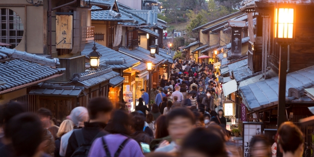 京都「この日本語が読める方はご入店ください」飲食店の貼り紙が物議…使用言語による“差別”は法的に許容される？