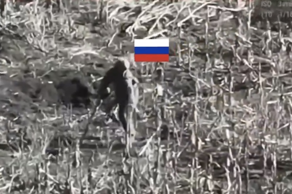 ロシア軍はなぜ「松葉づえ兵」を突撃に駆り出すのか 変わらぬ体質と冷酷な算段