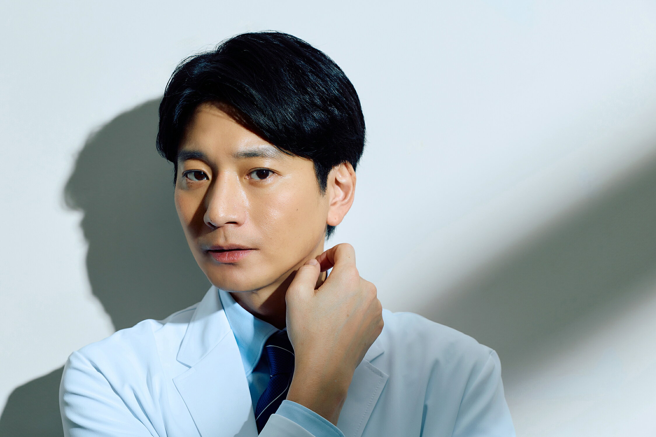 「もっとも悩んでいるのは彼かもしれない」向井理が明かす「ヤンドク！」中田啓介の葛藤