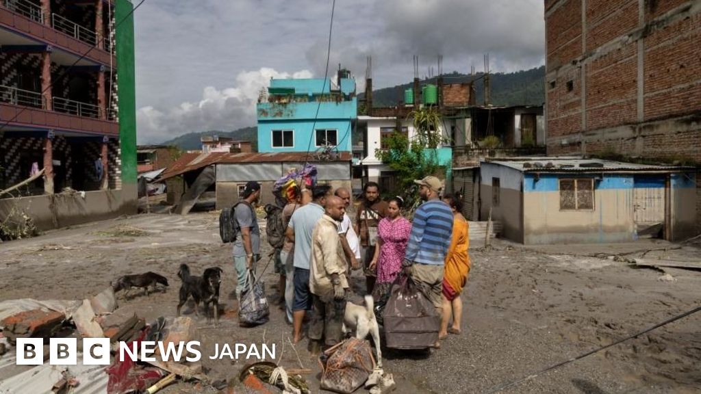 ネパール・中国国境で新たな洪水の恐れ 土石流の死者数470人超、行方不明者は計1450人以上に