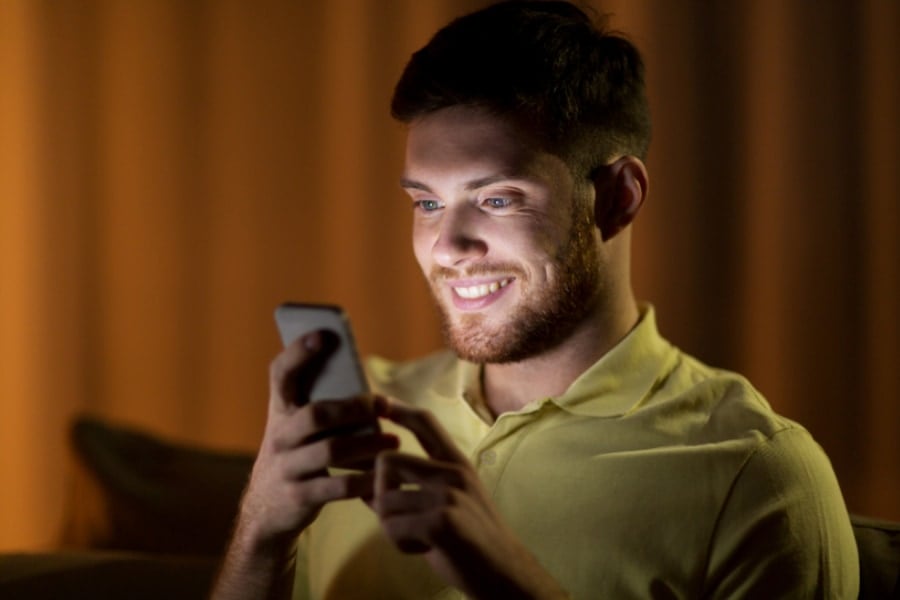 ポルノ視聴を習慣化した年齢が「将来のメンタルヘルス」に強く影響