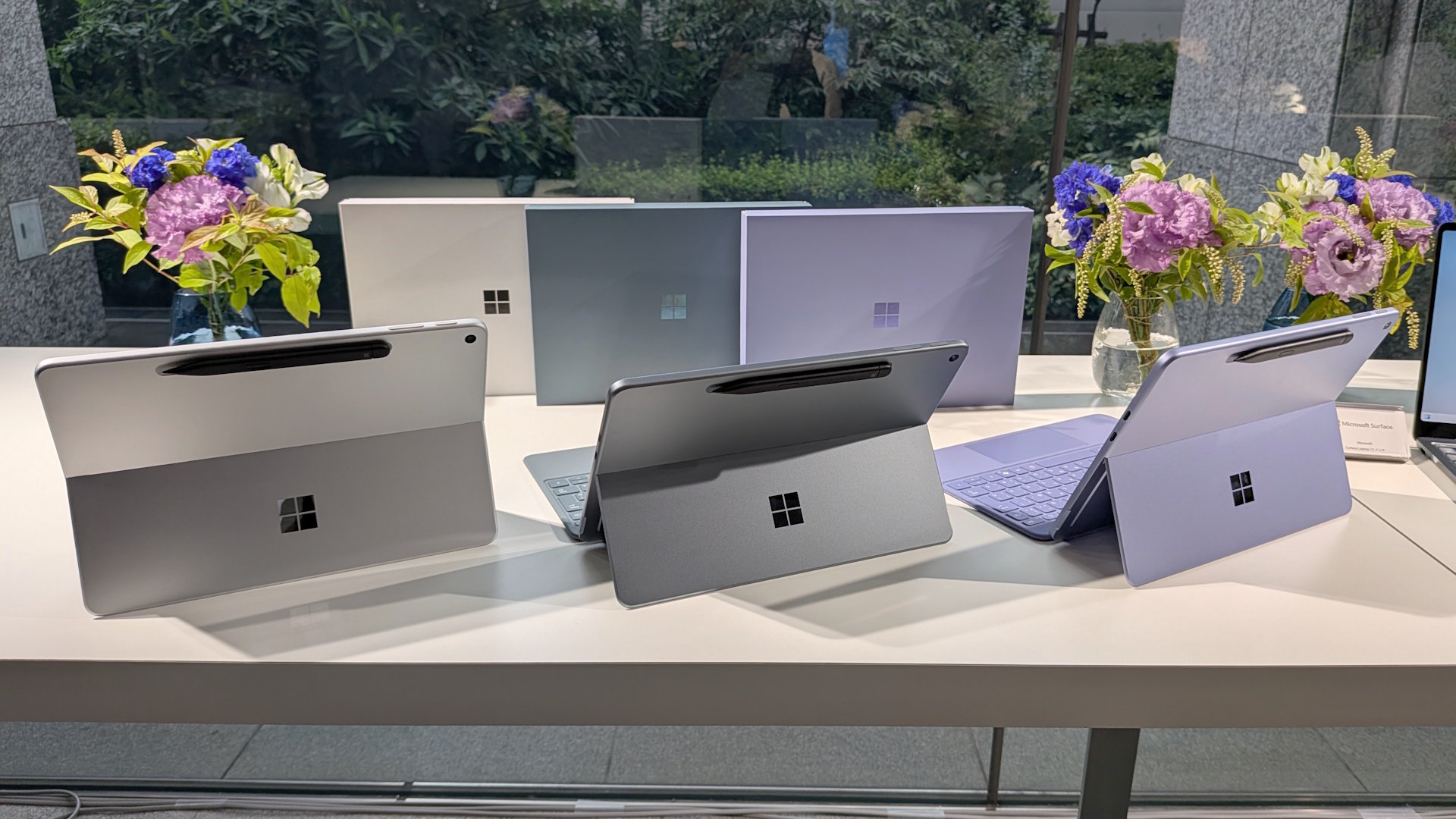 2026年版Surfaceはどうなる？ 正面衝突を避けるMicrosoft、10万円切り「MacBook Neo」対抗への秘策はあるか：Windowsフロントライン（1/2 ページ）