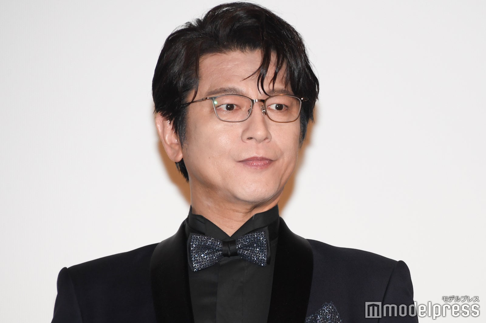 及川光博、当日に急遽公演延期発表 喉の不調を訴え【全文】