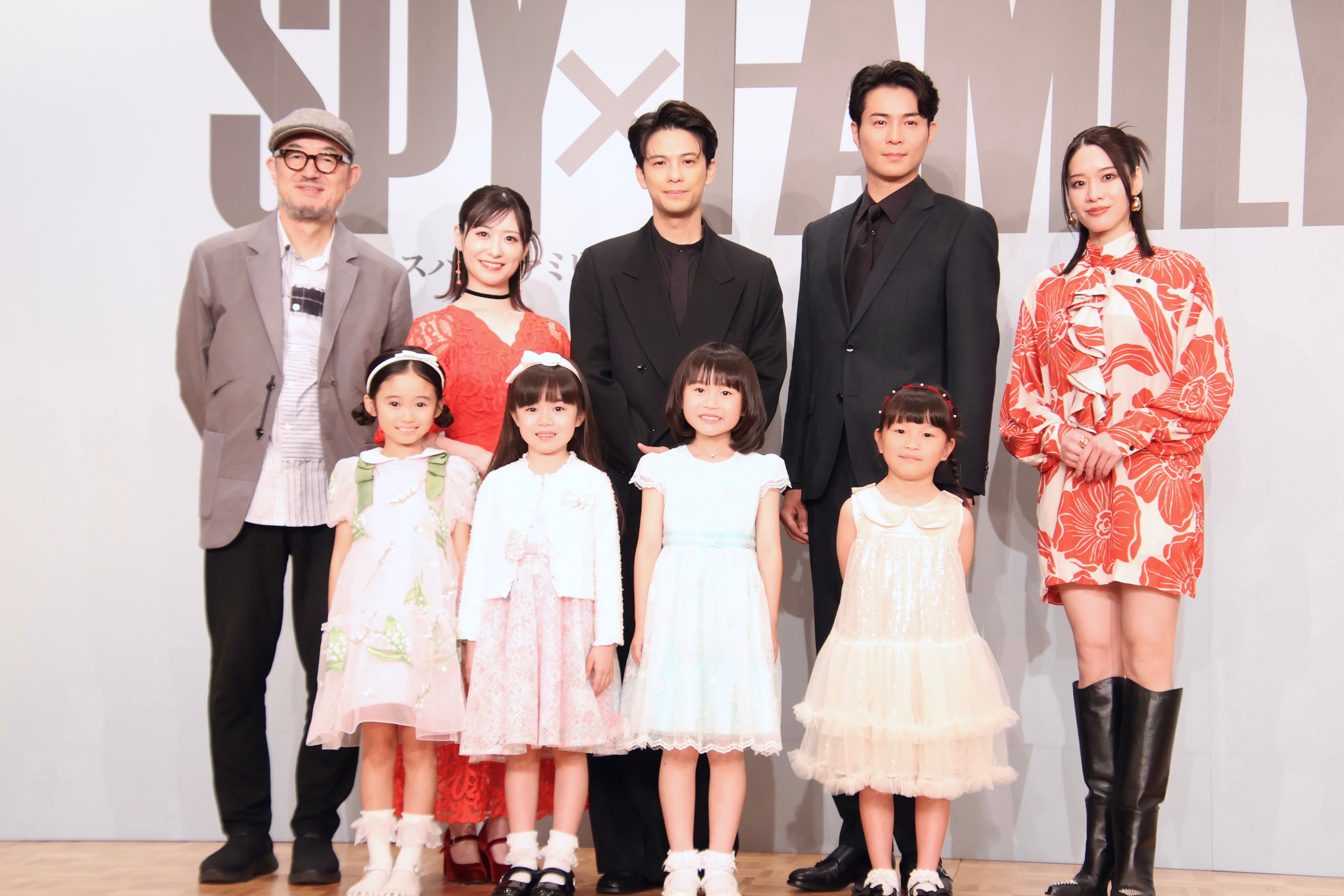 森崎ウィン&平方元基ら出演 ミュージカル『SPY×FAMILY』製作発表で新アーニャ4名を初お披露目！