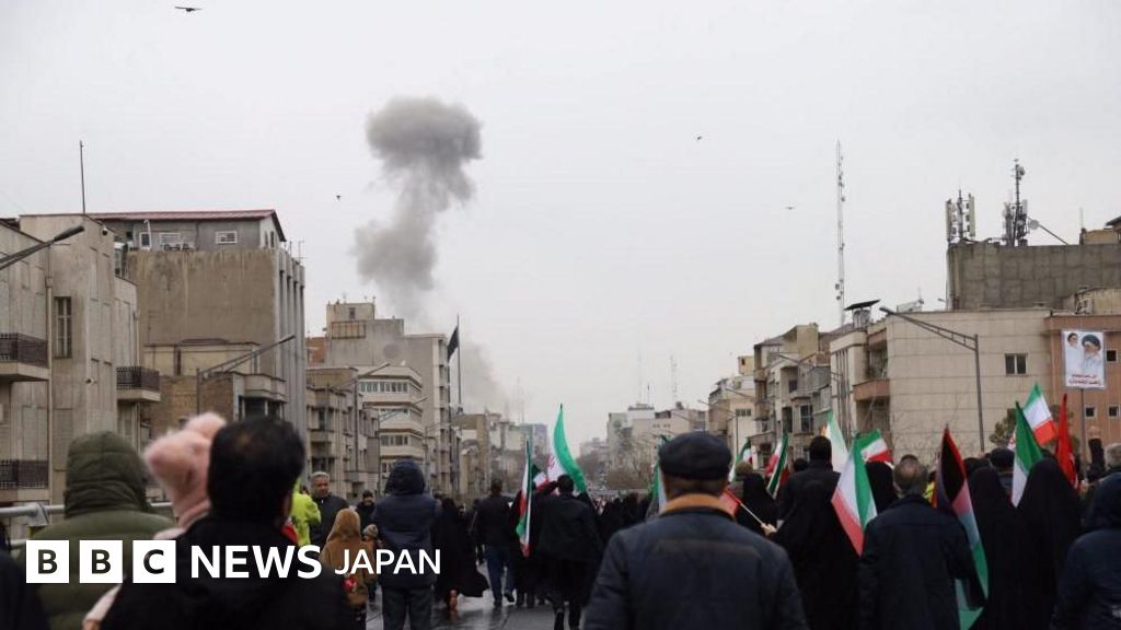 トランプ氏、米軍がイランの石油輸出の「生命線」爆撃と