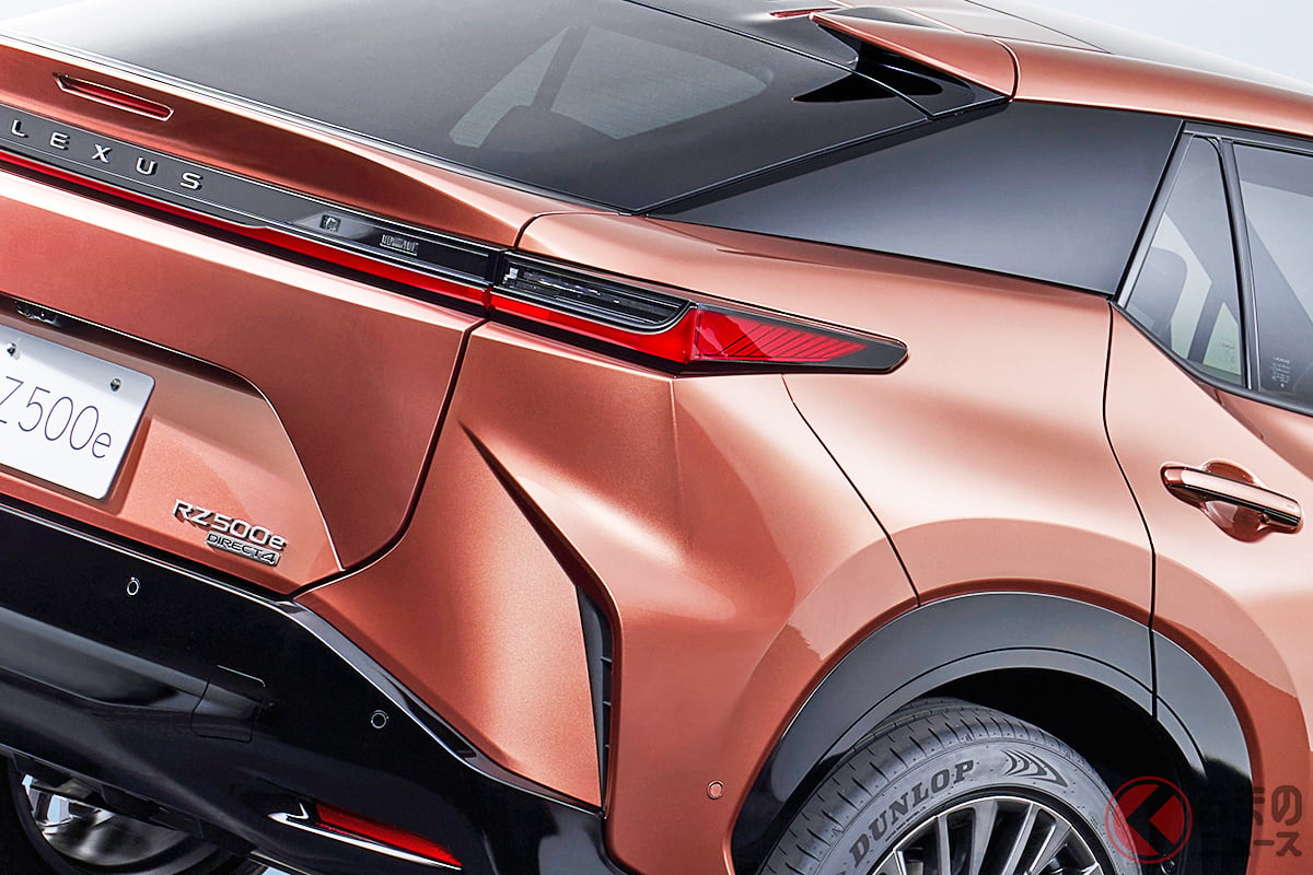 レクサス「新型"高級"スポーツSUV」に大注目！ 400馬力超えの高性能ユニット新搭載！ 画期的「ハンドル」もイイ「新型RZ」どんなクルマ？