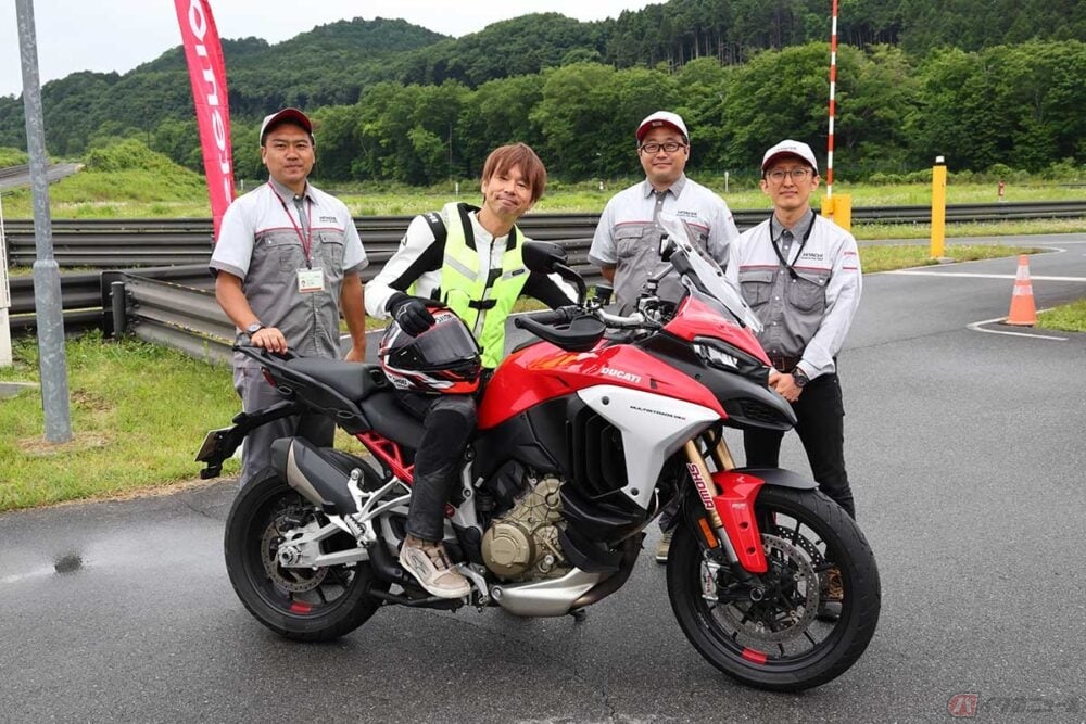 こんなに下がるの!? “足つき”で諦めていたバイクも自動車高調で乗れる!! 近未来の新技術を一足先に体験!! “縁の下の力持ち”「Astemo（アステモ）」のテクノロジーに触れた!!