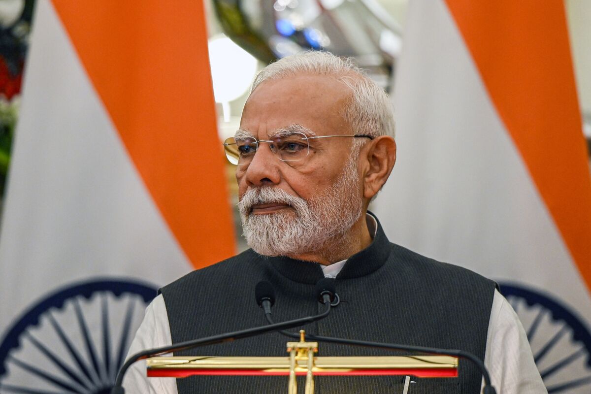 モディ首相が訪日、10兆円超の投資取り付けへ－インド経済てこ入れ