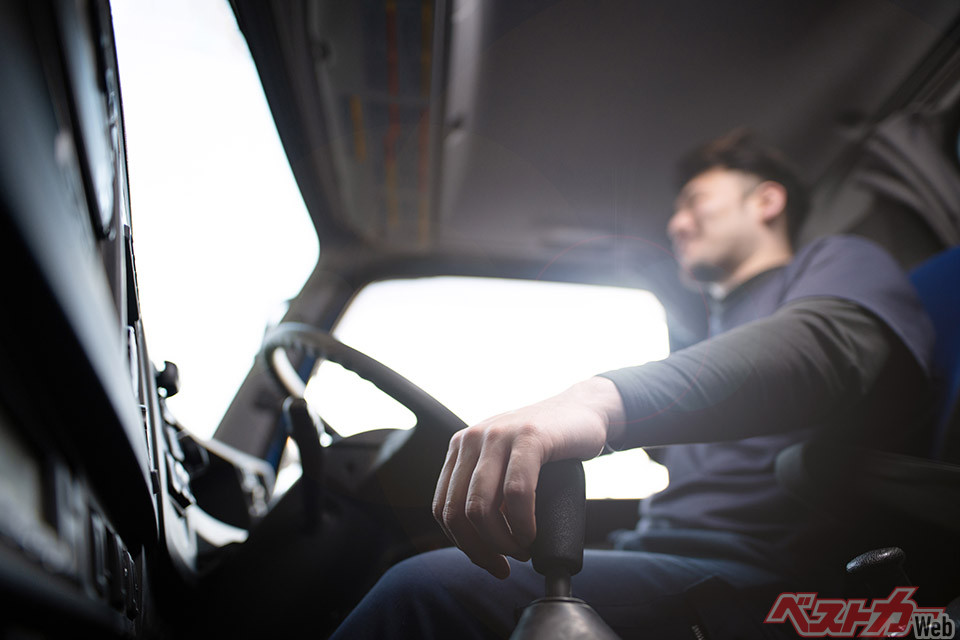一カ月で「飲酒運転20件」はさすがにひどい…2500台の認可取消「日本郵便」の安全確認義務違反の原因と配送網崩壊危機