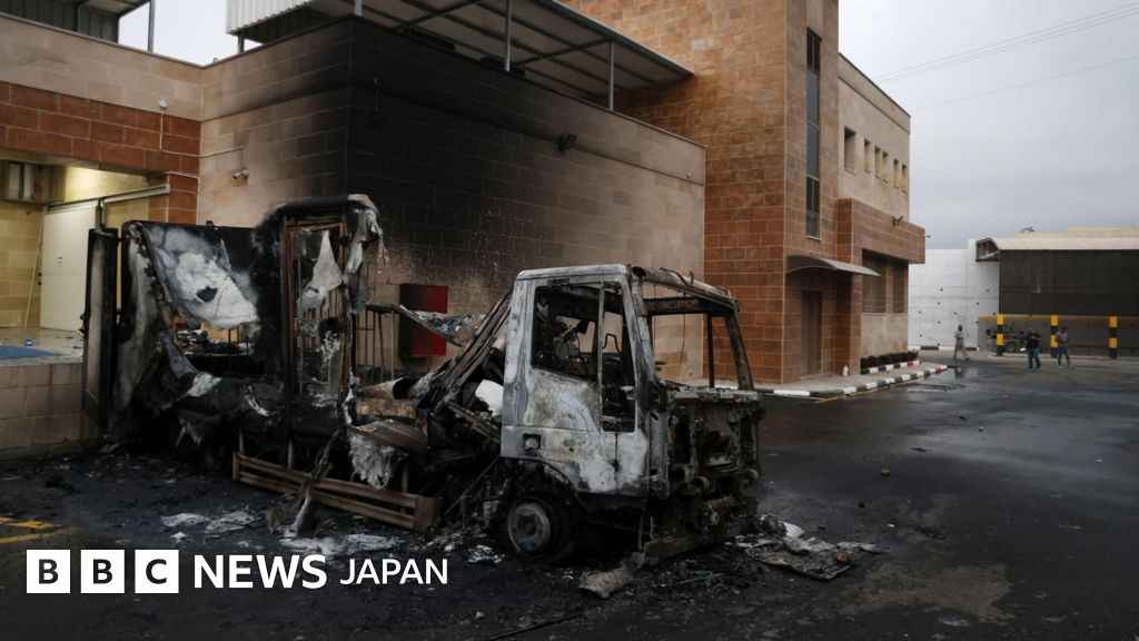 イスラエル入植者がパレスチナ人の農地を襲撃、倉庫などに放火 ヨルダン川西岸で攻撃急増