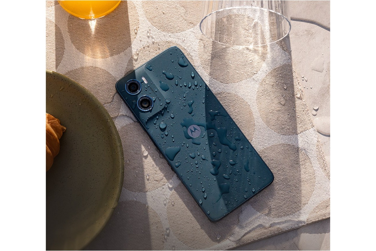 モトローラから2.7万円スマホ「moto g06」、19日発売