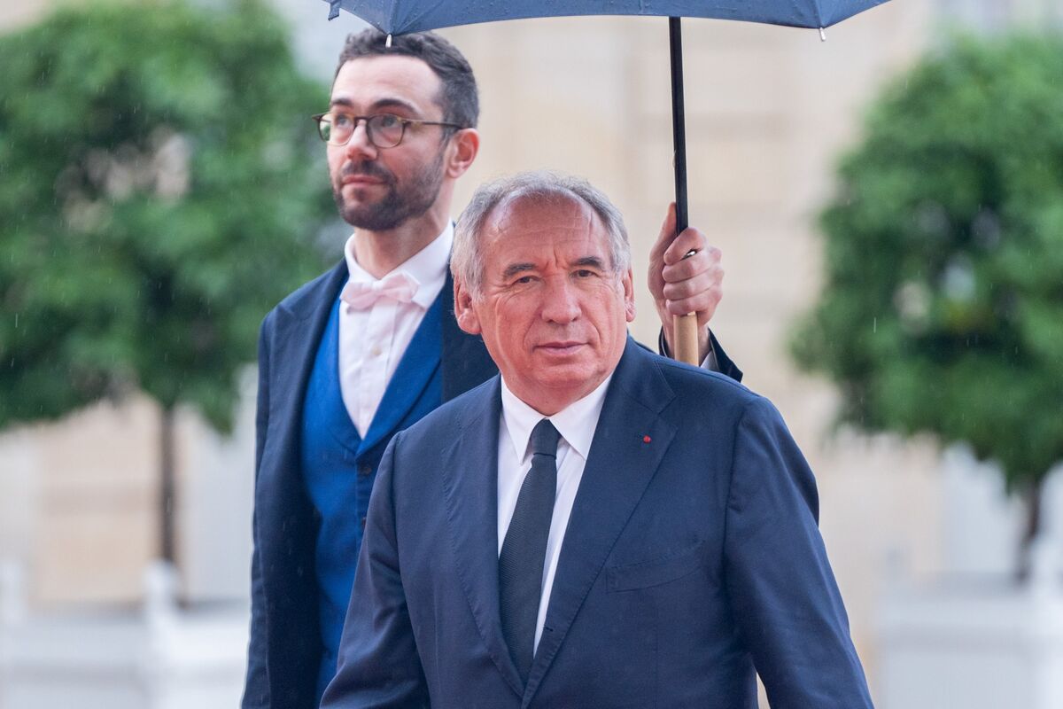 フランスの政局不安、経済回復に危険信号－バイル首相信任投票へ