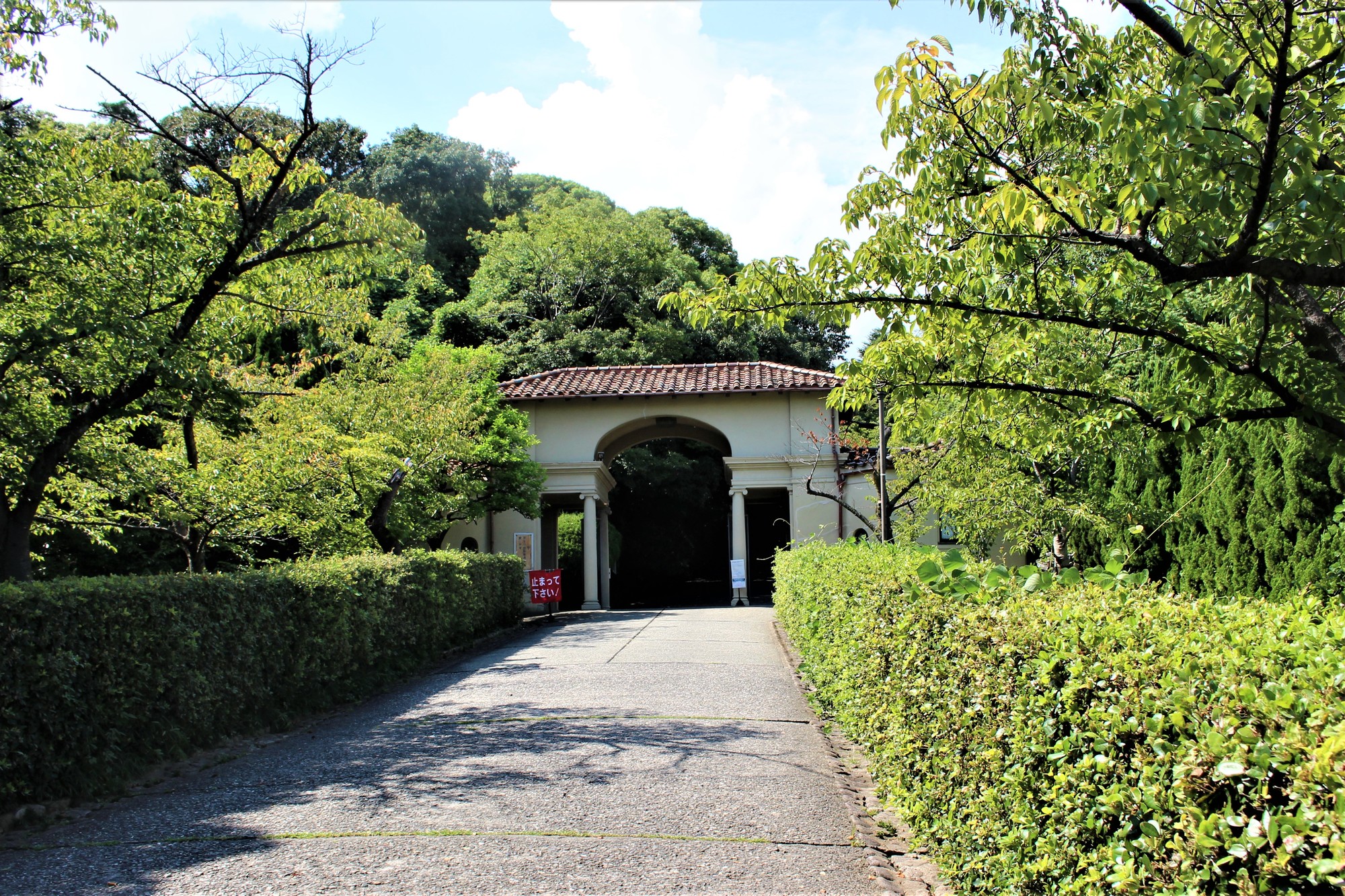 「偏差値は決してよいとは言えないが、勉強をする楽しさを感じる」“授業評価の高い西日本の私立大学”ランキング上位に「ハリポタみたいな図書館」「他学科の授業まで履修できる」の声（1/2）