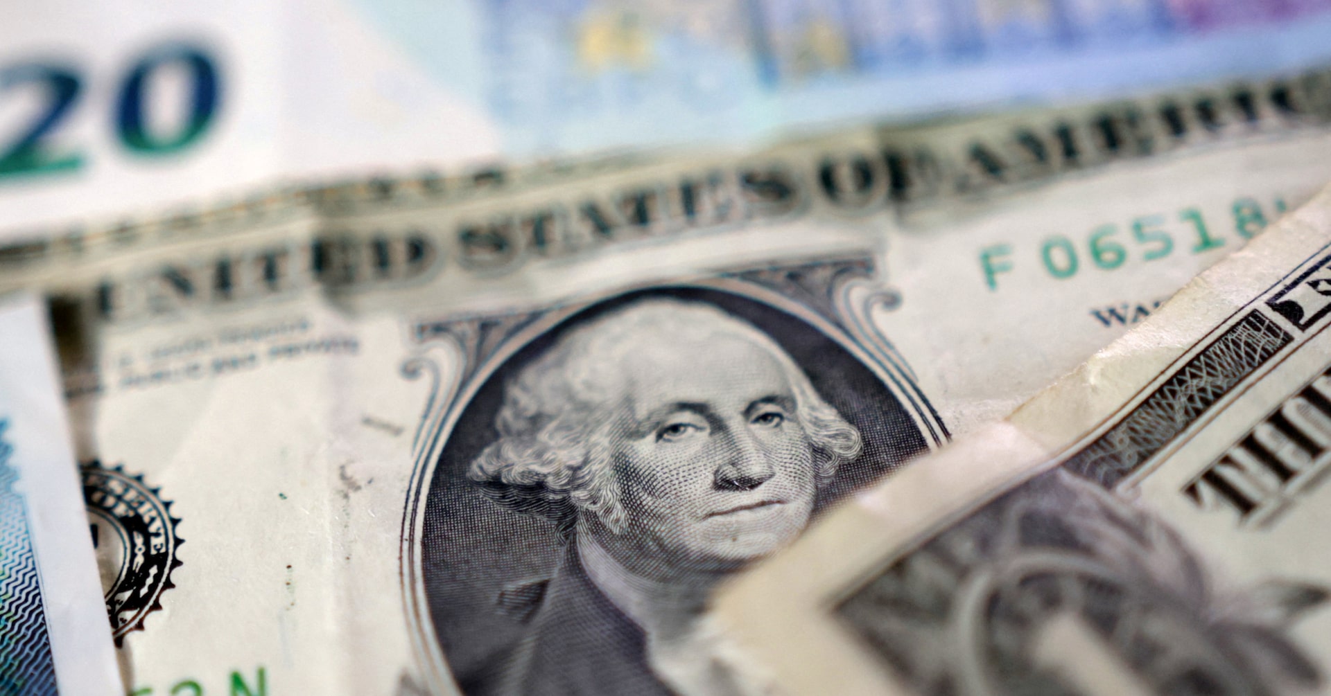 世界債務、過去最大の324兆ドル 年初来のドル安影響