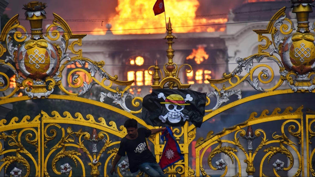 Ｚ世代のデモ、掲げるのは「ＯＮＥ ＰＩＥＣＥ」の海賊旗 そこに込められた意味は？