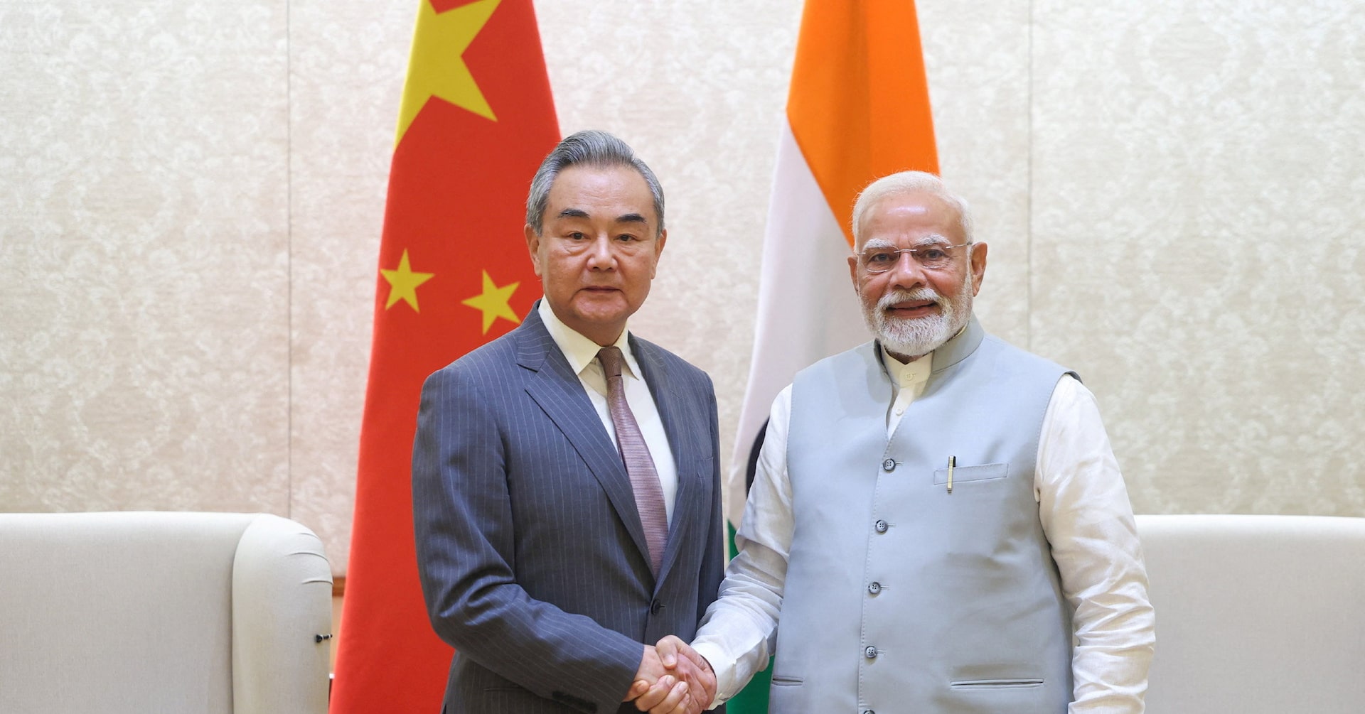 インド首相・中国外相が会談 直行便の再開や貿易・投資拡大で合意