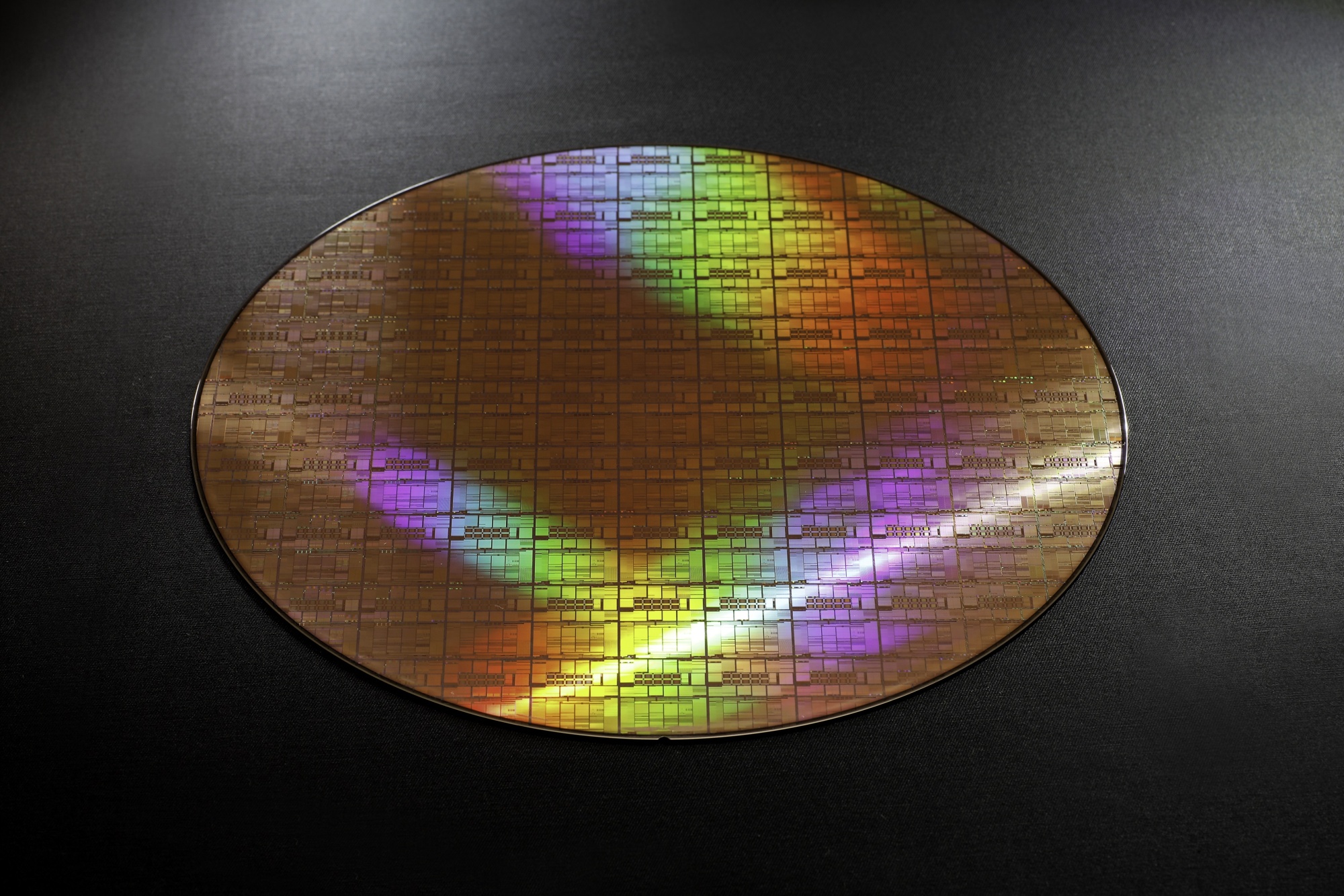 ラピダスが２ナノ半導体の試作に成功－トップらが迅速な成果強調