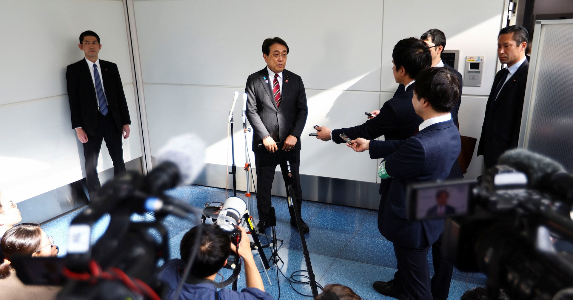 自動車など関税維持との米大統領発言、「承知しているがコメントせず」と赤沢氏