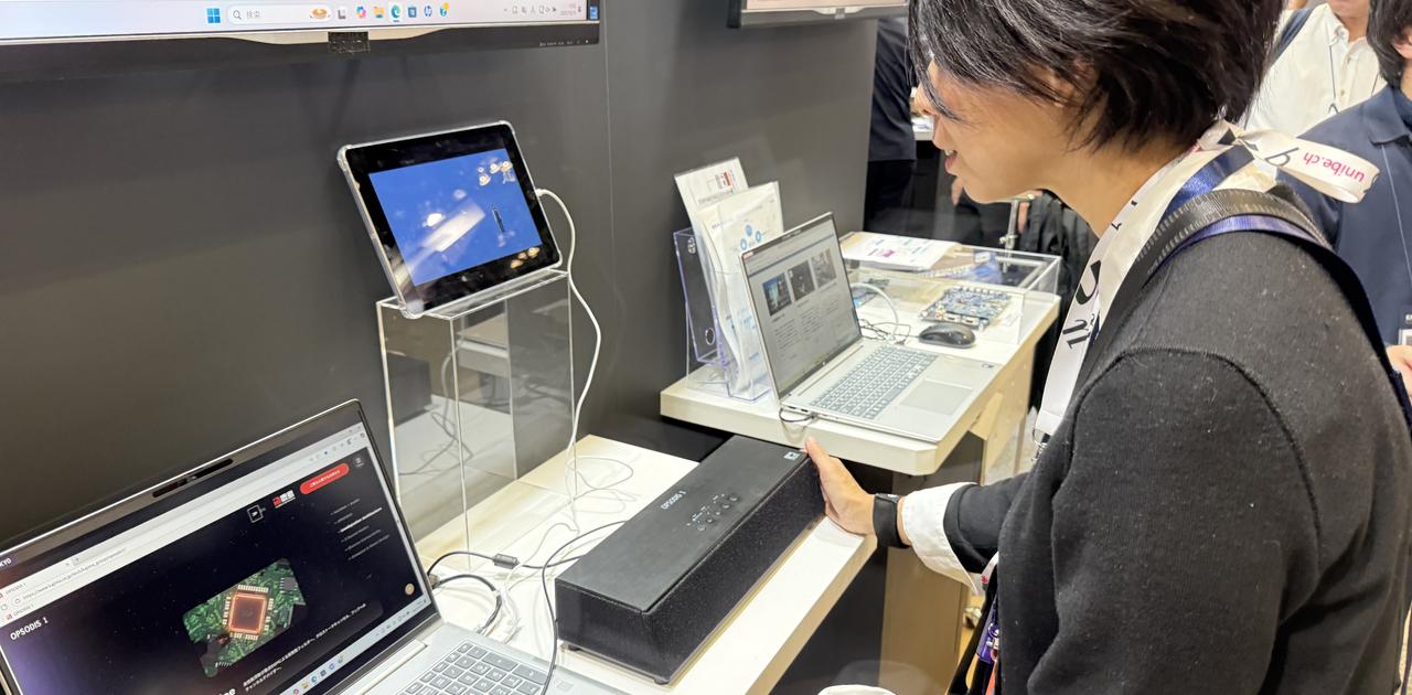 建設会社が作ったスピーカー、囁きが耳たぶに触れるほどリアル