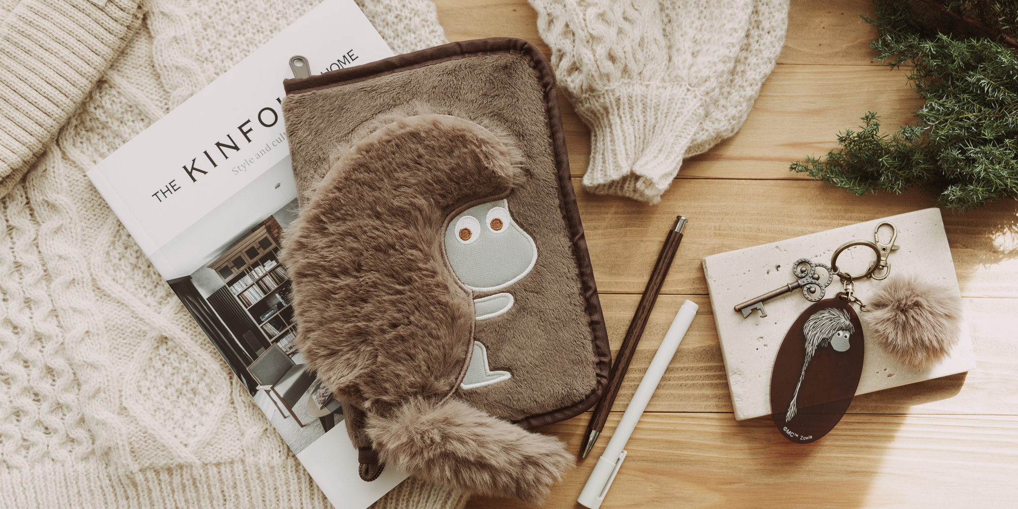 【MOOMIN SHOP ONLINE】ご先祖さまのマルチケースやキーホルダーが新登場！期間・数量限定のお得な手帳セットも♪