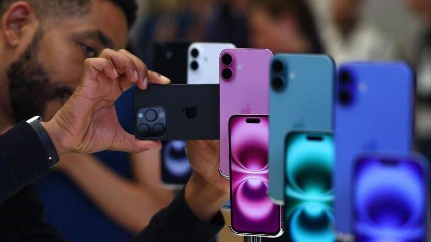 米国向けiPhone、大半が中国製ではなくなる アップルが説明