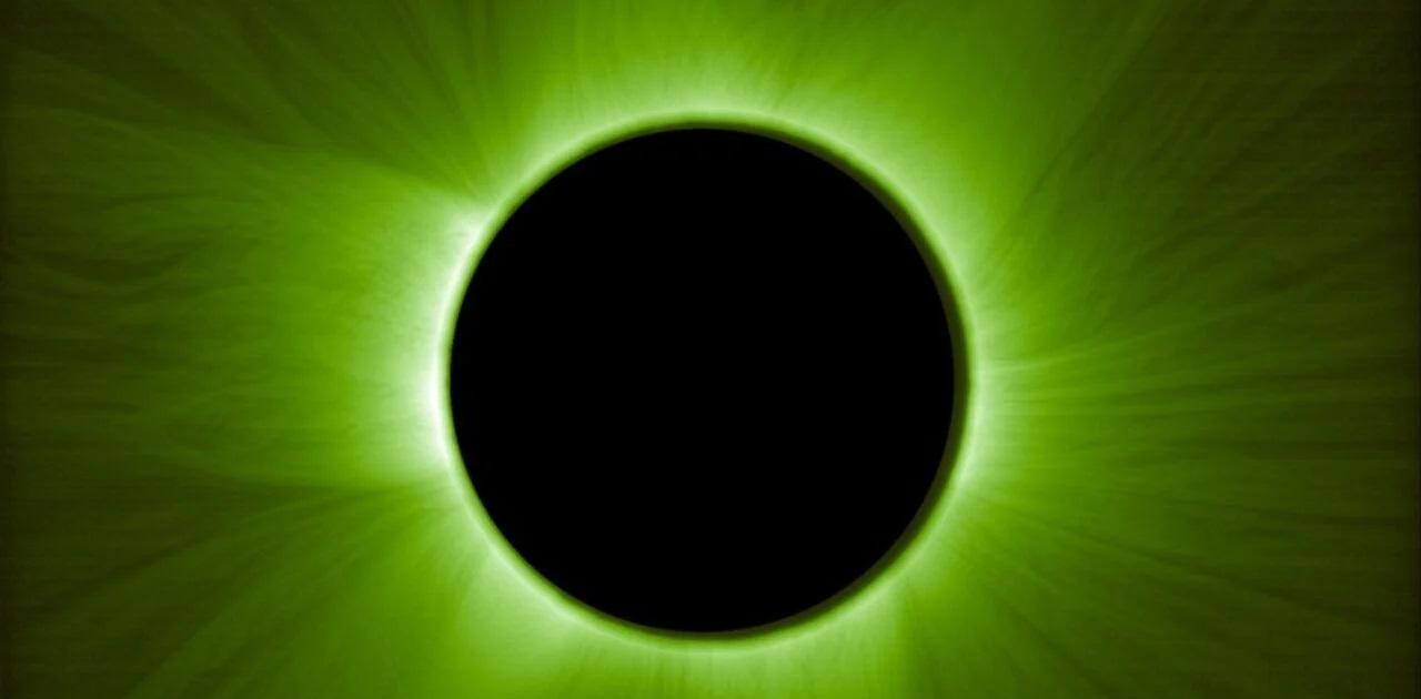 ESA、世界初の人工皆既日食を起こして｢太陽コロナ｣を撮影