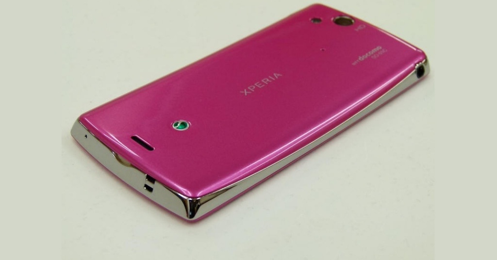 ソニエリ時代の名機「Xperia arc」、発売から15年たった現在もファンの心をつかむ理由