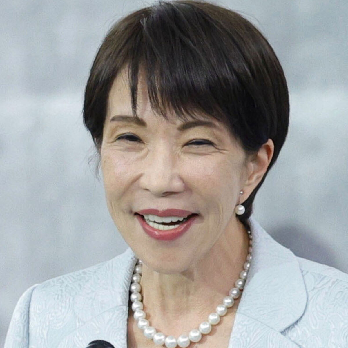 「天皇陛下より拍手が大きかった」日本維新の会の元参院議員 昭和100年記念式典の“高市首相アゲ”投稿に「失礼すぎます」と疑問続出…本人は「アイロニー」と反論