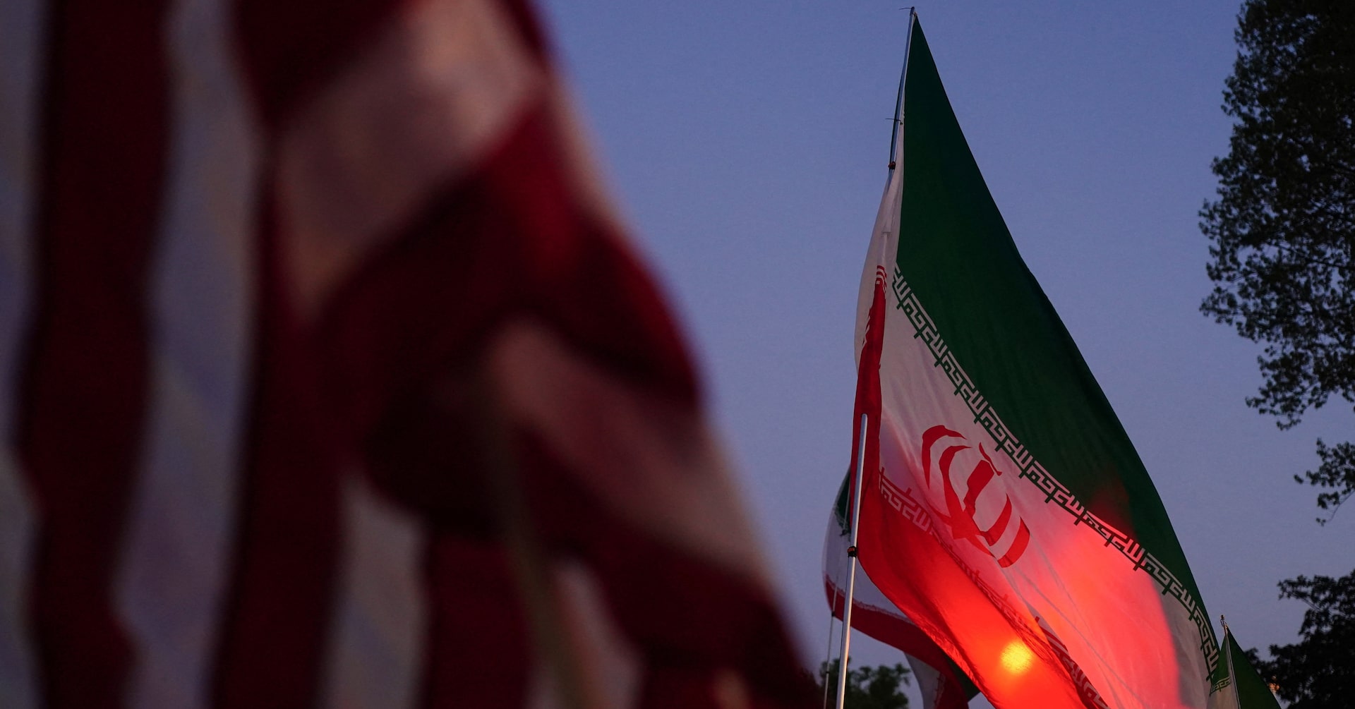 米がホルムズ海峡封鎖を開始、イランは報復示唆 原油一時100ドル超