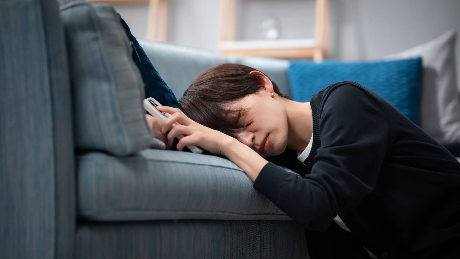 「なんとなく疲れが抜けない」が続いたら…橋本病（甲状腺機能低下症）の可能性も？医師が解説（ヨガジャーナルオンライン）