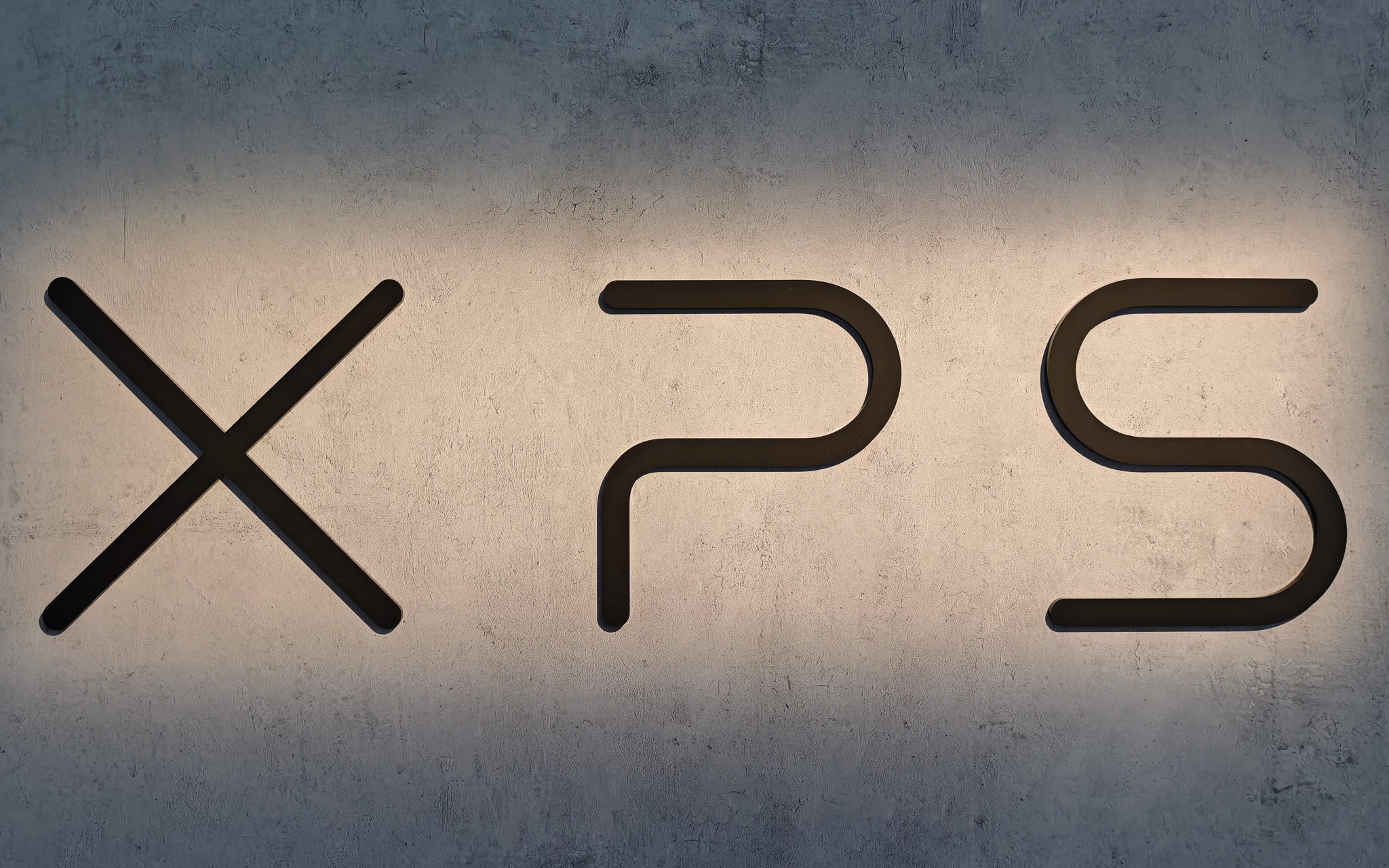 「XPS」が帰ってきたぞ！Dellがわずか1年で方針転換した理由に納得