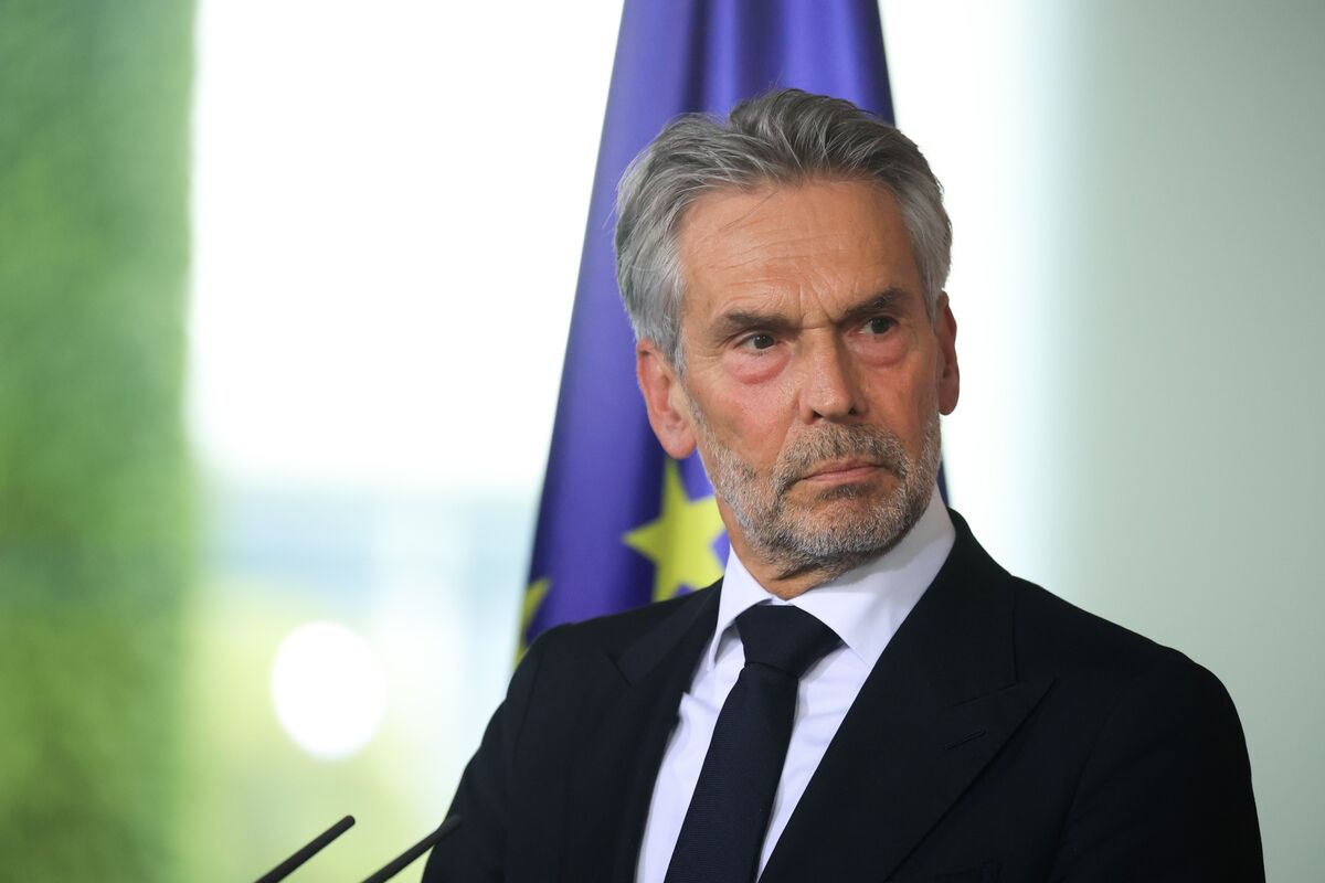 オランダのスホーフ首相に不信任動議－フランスに続き政局不安定に