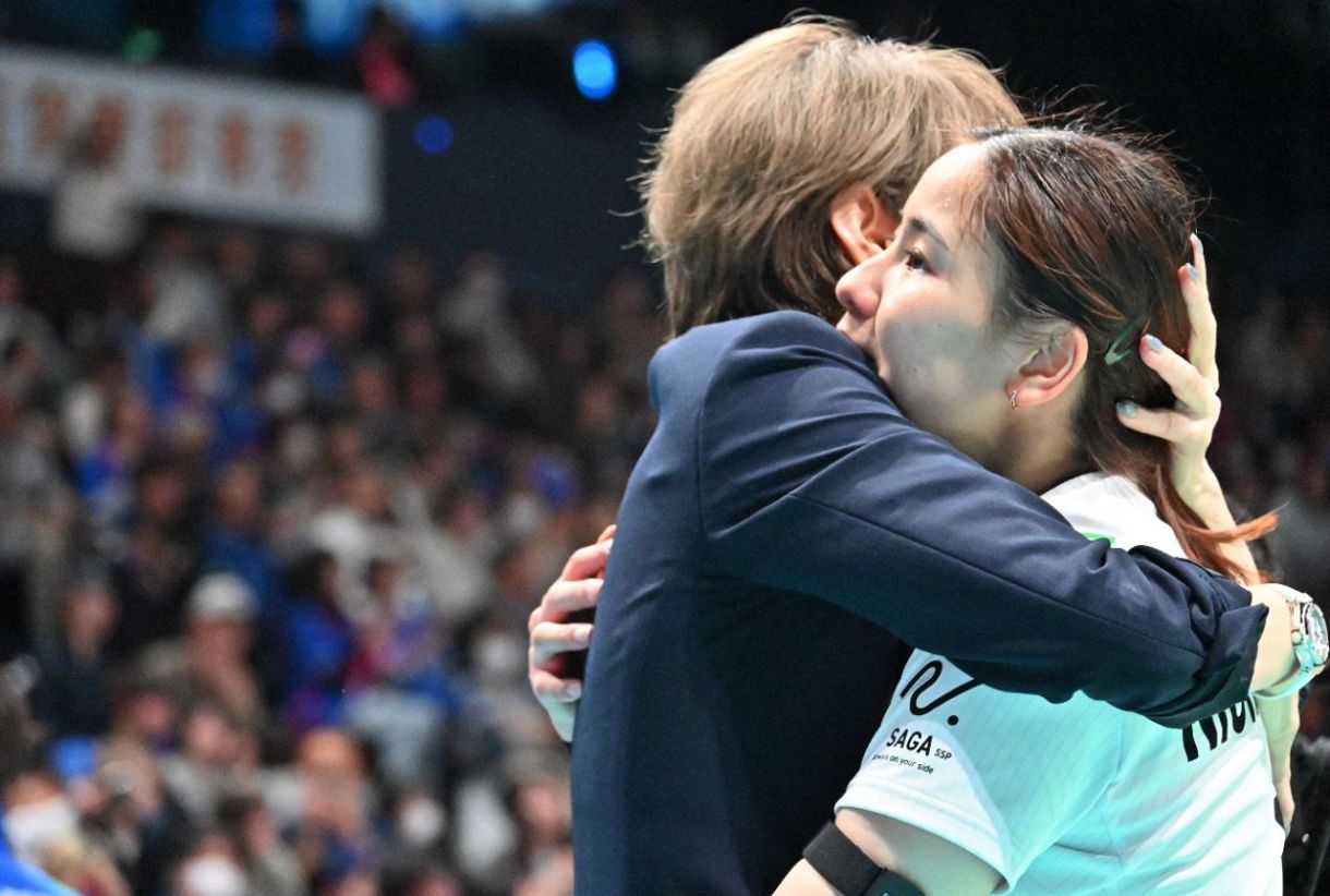 奇跡の大逆転劇にも仁王立ち…窮地の連続でチームをよみがえらせた中田久美監督のメッセージ：「おっ！」でつながる地元密着のスポーツ応援メディア 西スポWEB OTTO!