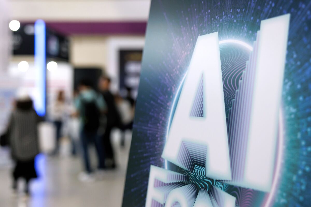 AI銘柄に急ブレーキ、ハイテク一極集中の脆さ露呈－アジア株に冷や水