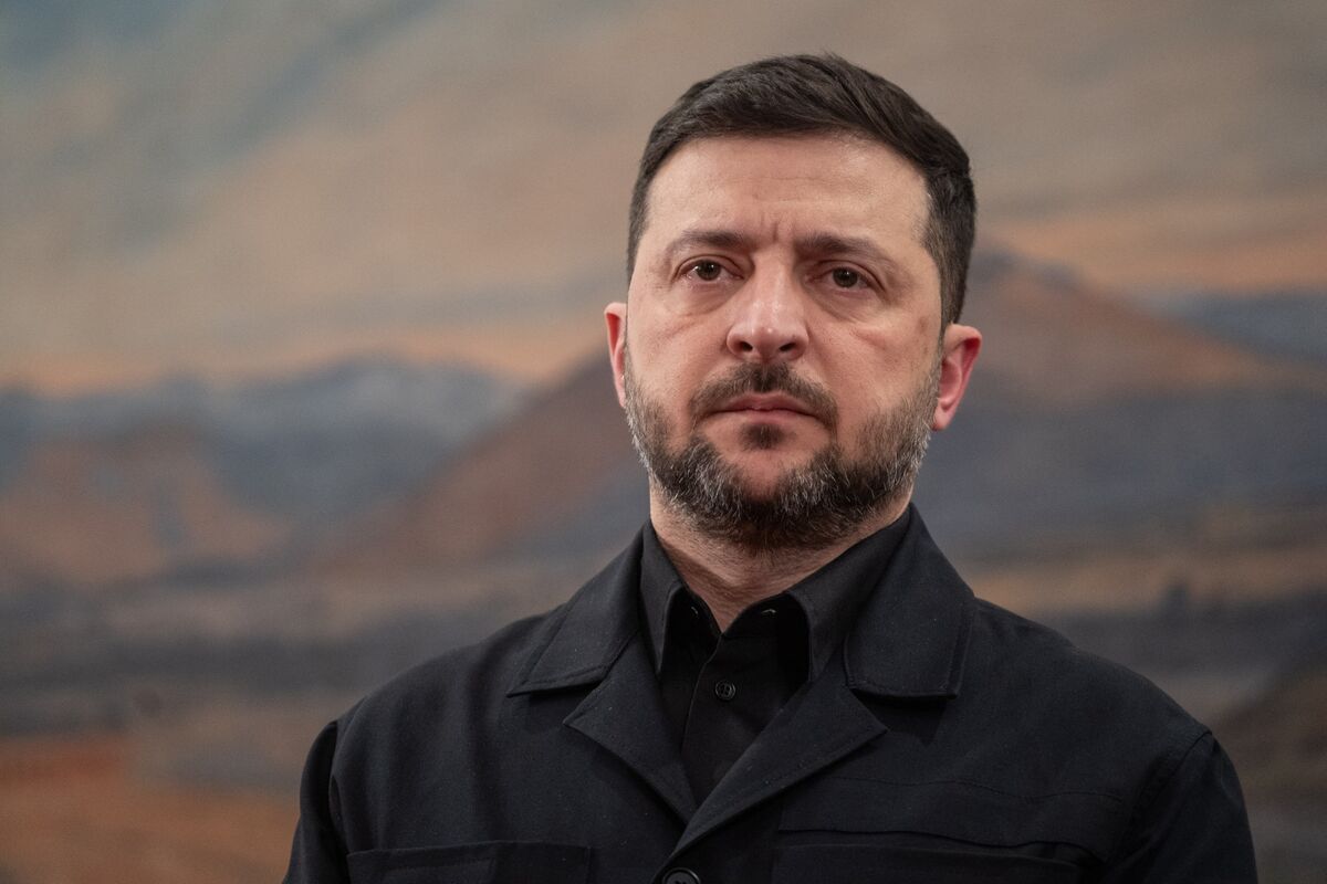 ゼレンスキー氏は抵抗の構え、米国がロシア寄り和平案の受け入れ迫る