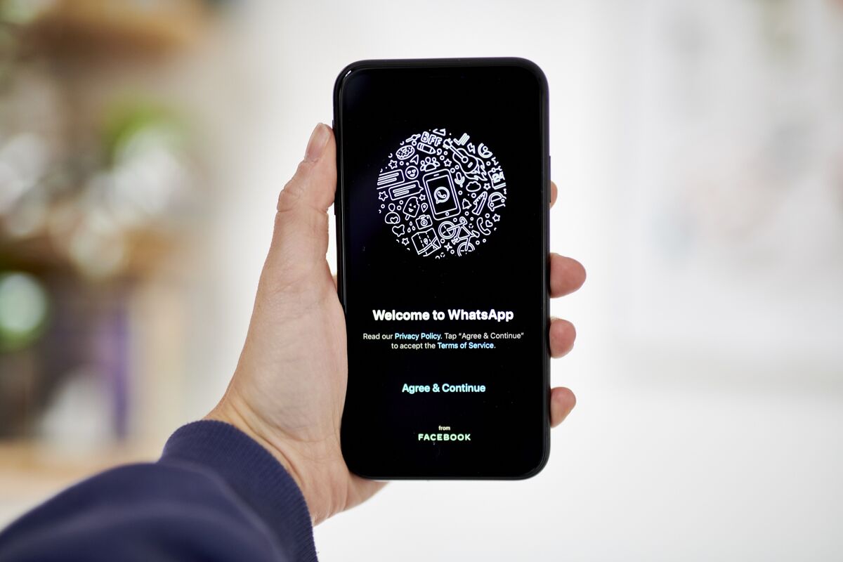 メタ、「ワッツアップ」に広告とサブスク導入－新たな収益源確保へ