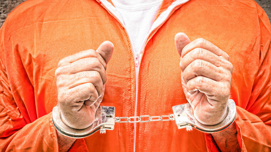 服役中で刑務所にいながらにしてソフトウェアエンジニアとして入社した人が自身の経験を語る