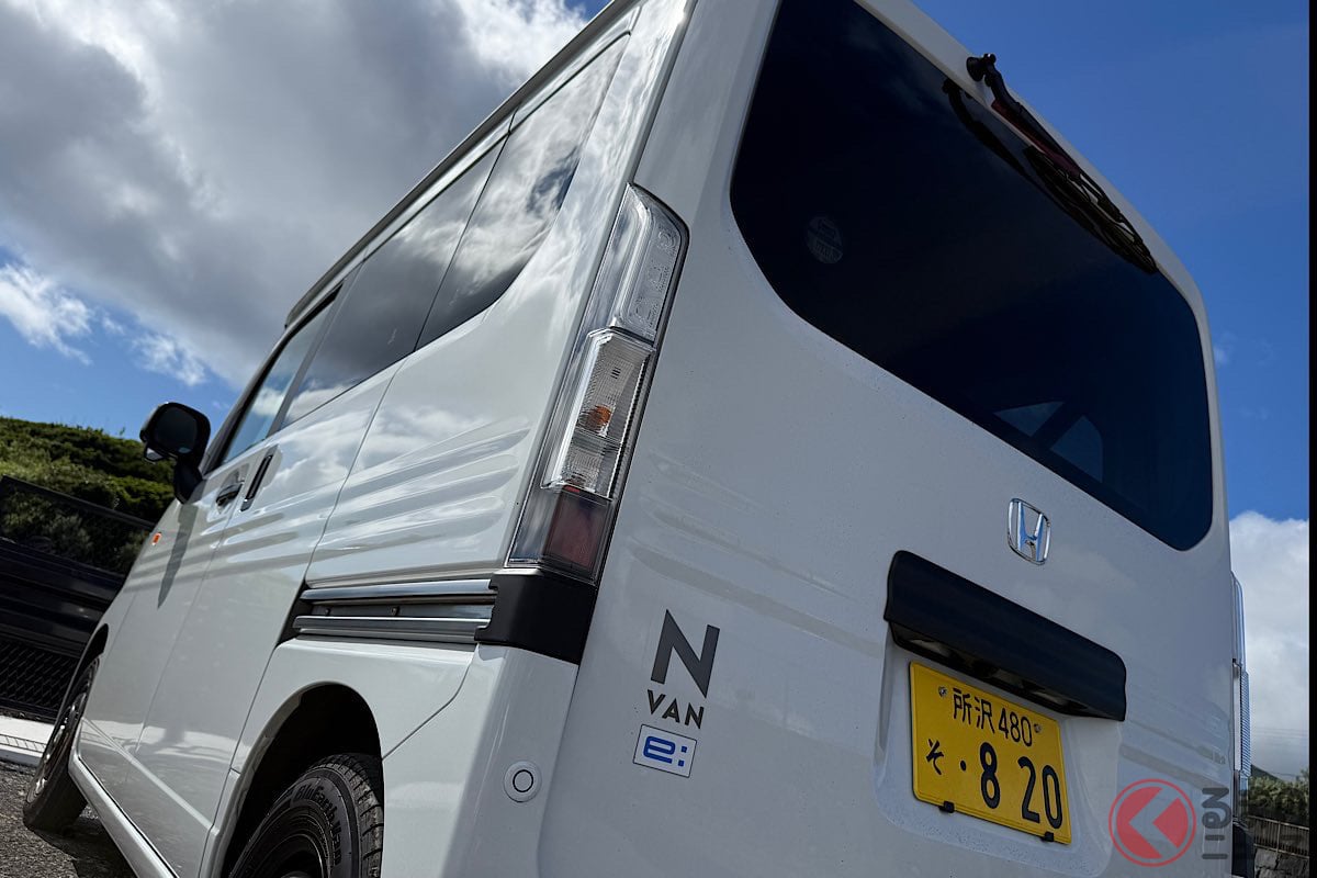ガソリン代無料!? ホンダの「画期的な軽バン」がスゴい！ フラットで車中泊も出来る!? 「N-VAN e：」を八丈島で体感！ 離島こそ際立つ存在か