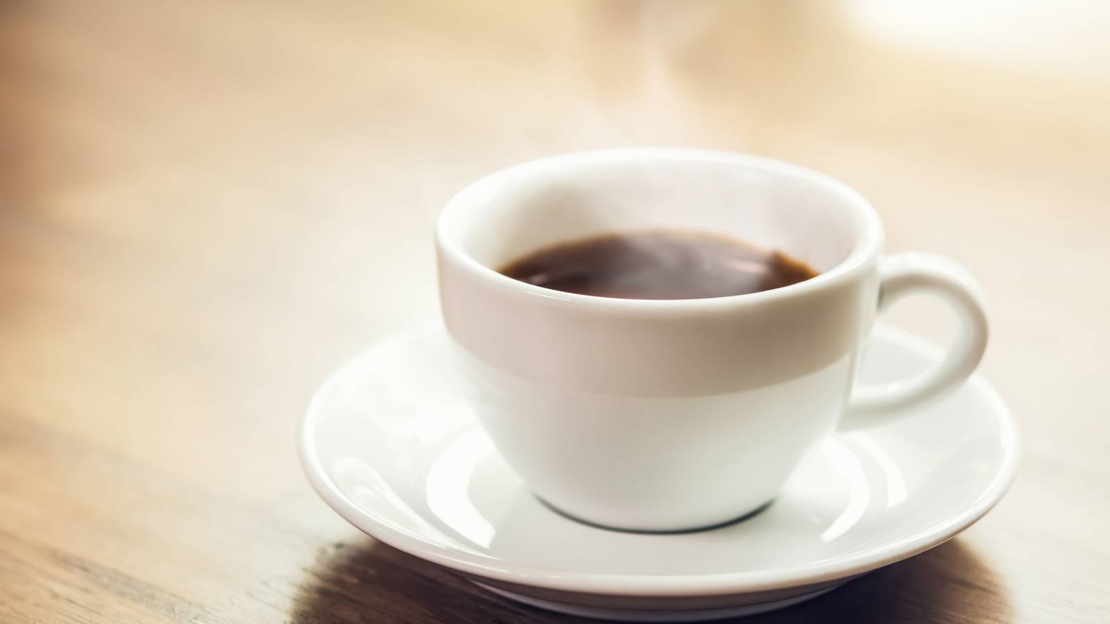 毎日のコーヒーが細胞の寿命を延ばす？！最新研究が示したカフェインのDNA修復と老化抑制の可能性（ヨガジャーナルオンライン）