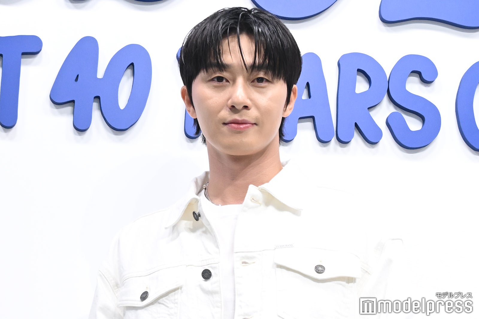 パク・ソジュンが来日 ホワイトデニムで登場「久しぶりに日本の皆さんにお会いできるということで明るく」【GUESS JEANS】