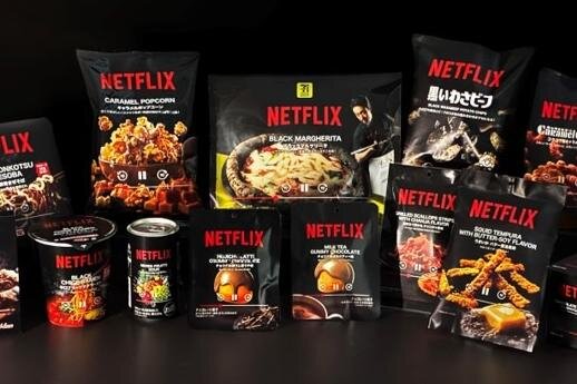 Netflix×セブン-イレブン×イトーヨーカドー、キャラメルポップコーンやピザなど“映画のお供”