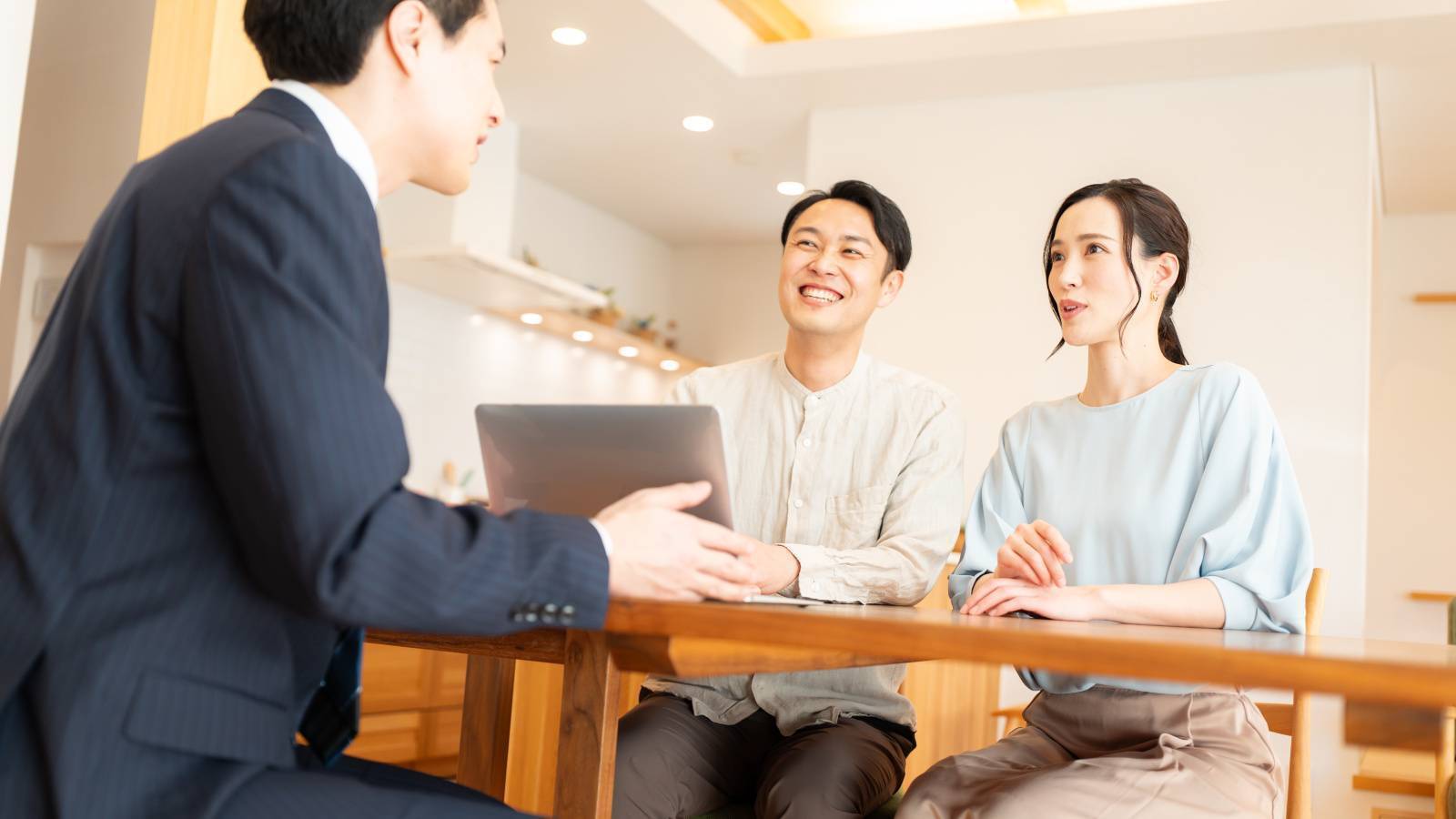 【行動経済学に学ぶ】人たらしが使っている「相手を気持ちよくさせる」一番簡単な方法（ヨガジャーナルオンライン）