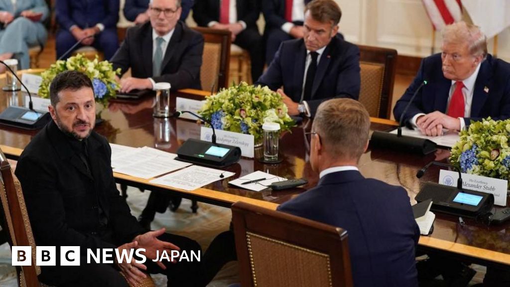 トランプ氏、ゼレンスキー氏と会談 途中でプーチン氏に電話し首脳会談の調整に乗り出す