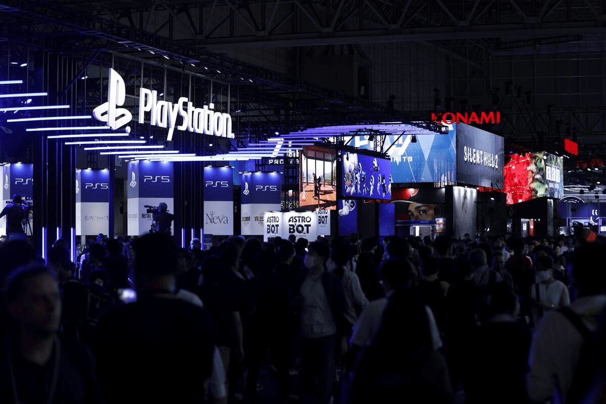 ソニーがＰＳ５対応の携帯型ゲーム機開発中、スイッチに対抗－関係者