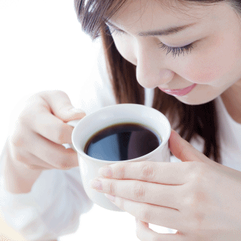 【コーヒーと健康の最新情報】コーヒーを飲んでいる人はフレイルや死亡のリスクが低い 女性では健康的な老化につながる