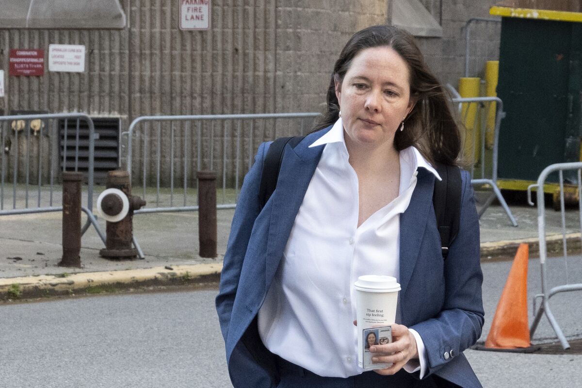 トランプ政権による不当解雇主張、元連邦検事が提訴－FBI元長官の娘