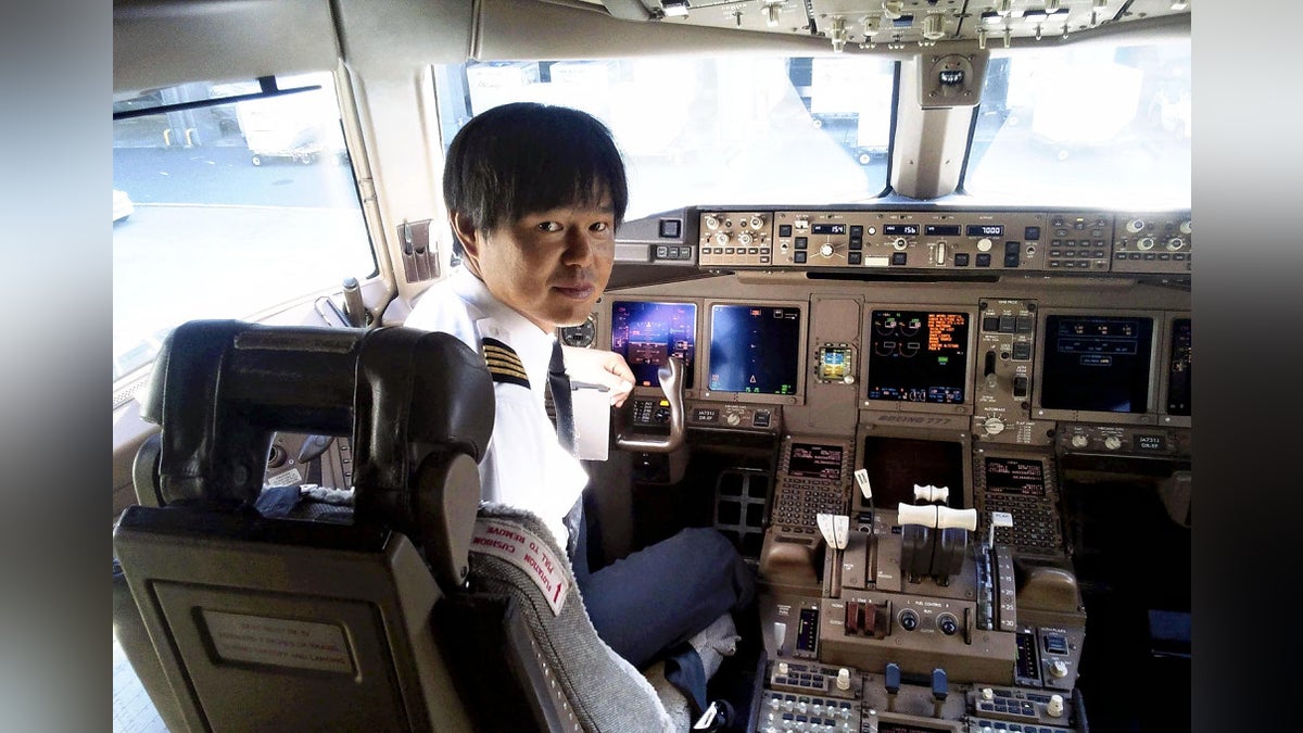 日航機墜落 御巣鷹の尾根に眠る乗務員のいとこの思いを継いだパイロット「プロとして空の安全を守り続けたい : 読売新聞