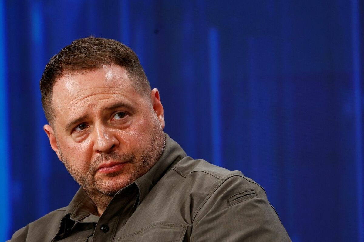 ゼレンスキー「最側近」が汚職疑惑で辞任、国営原子力会社を使った巨額リベート・資金洗浄に関与か、政権の信用失墜(1/8)